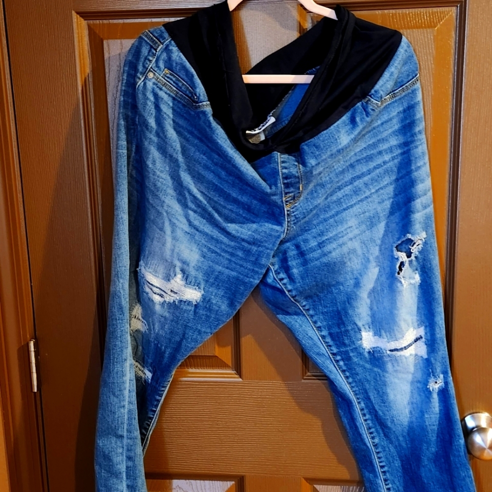 Liz Lange Maternity Destroyed Distressed Ankle Skinny Jeans